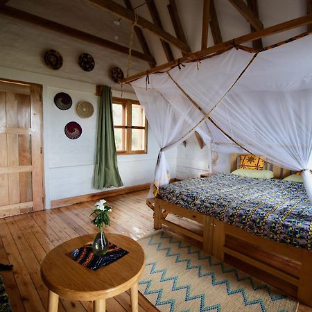 Hyena Hill Lodge Sanga Esterno foto